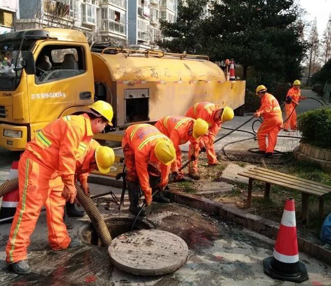 达尔罕茂明安联合市政管道清淤