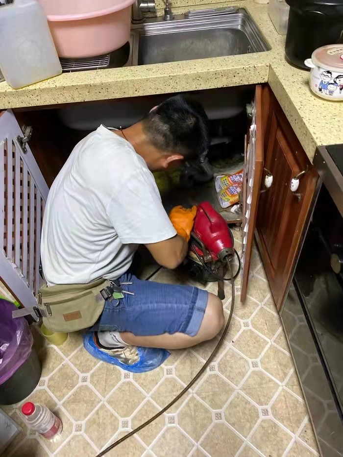 达尔罕茂明安联合通下水道